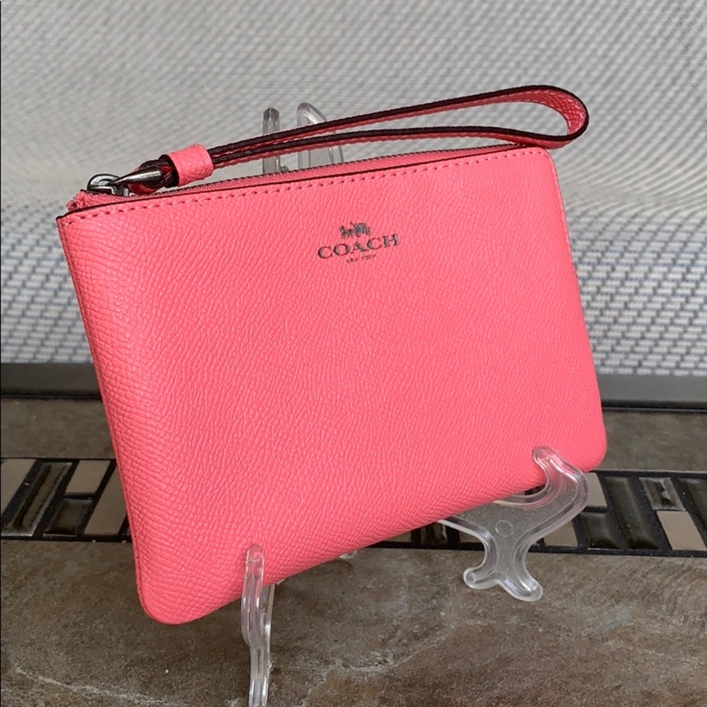 COACH Corner Zip Wristlet CB/Pink Lemonade - Picture 16 of 16